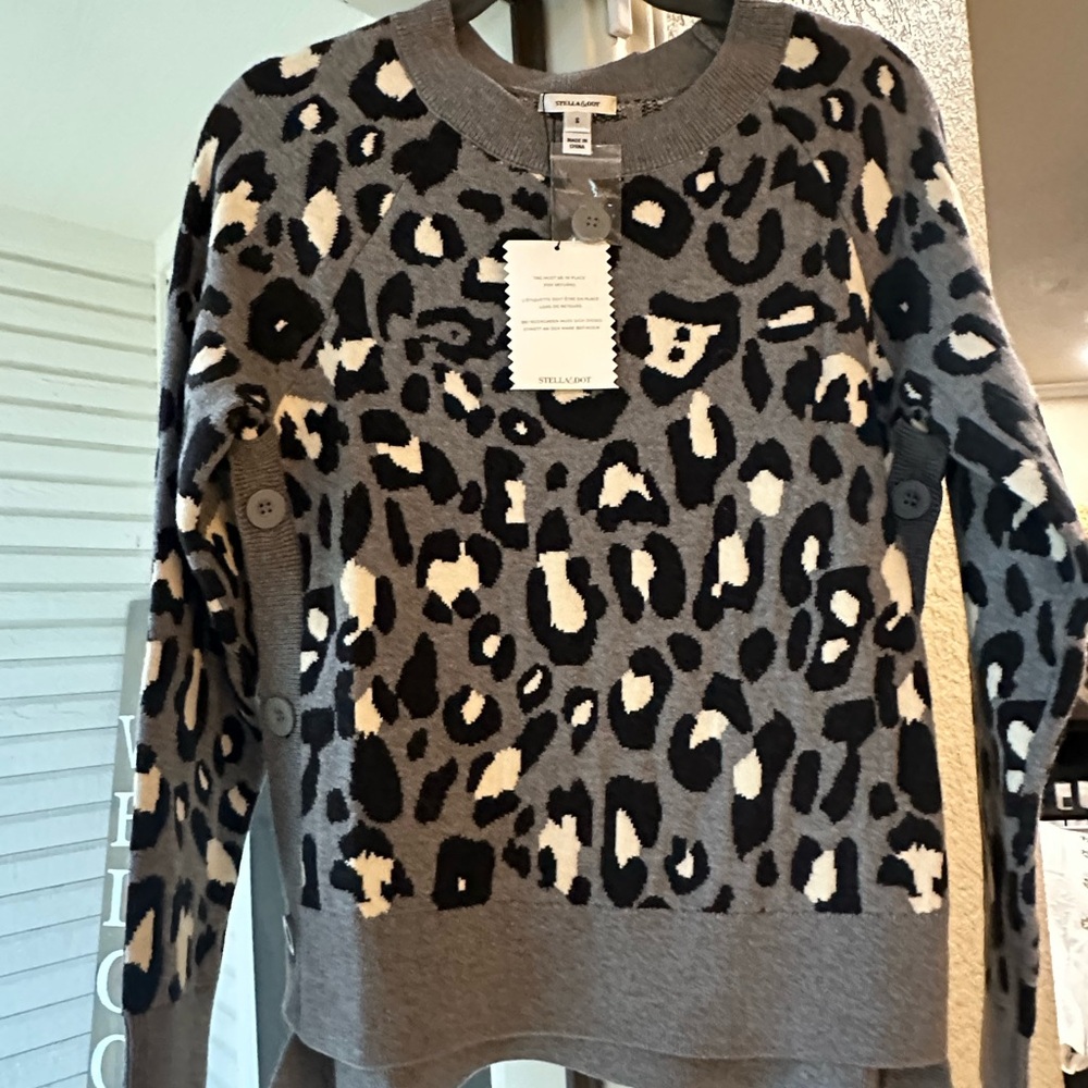Stella and Dot Leopard Print Sweater